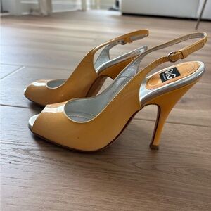 Dolce&Gabbana yellow pumps